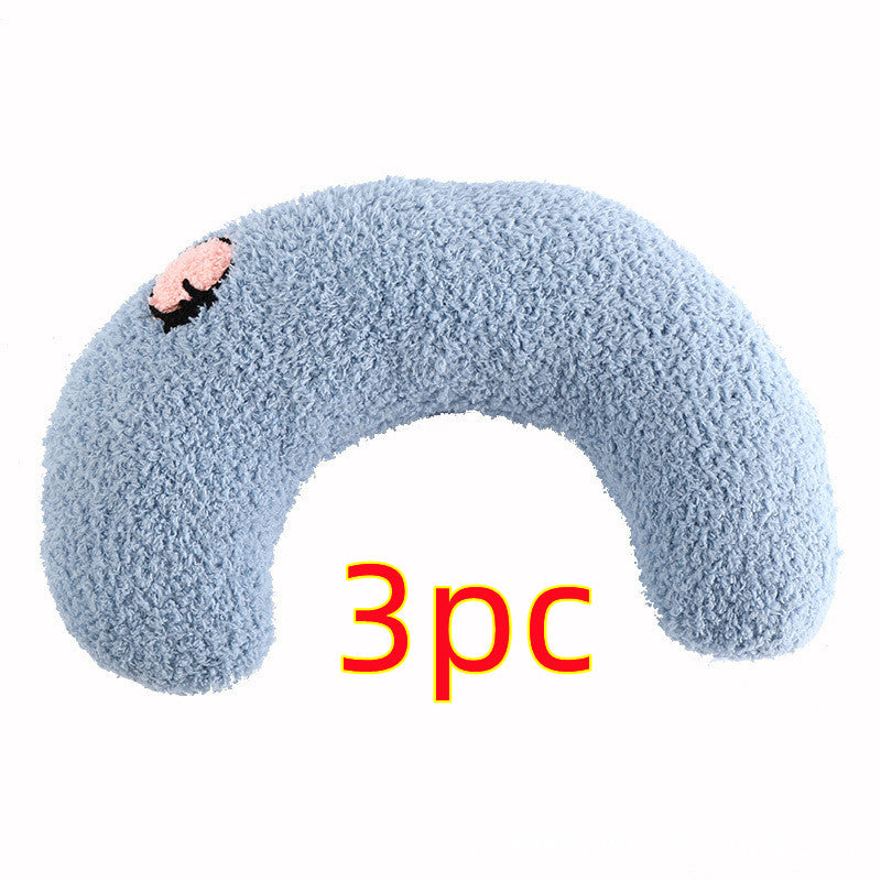 U-shaped pet pillow for kittens