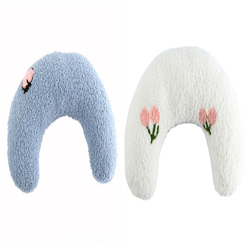 U-shaped pet pillow for kittens