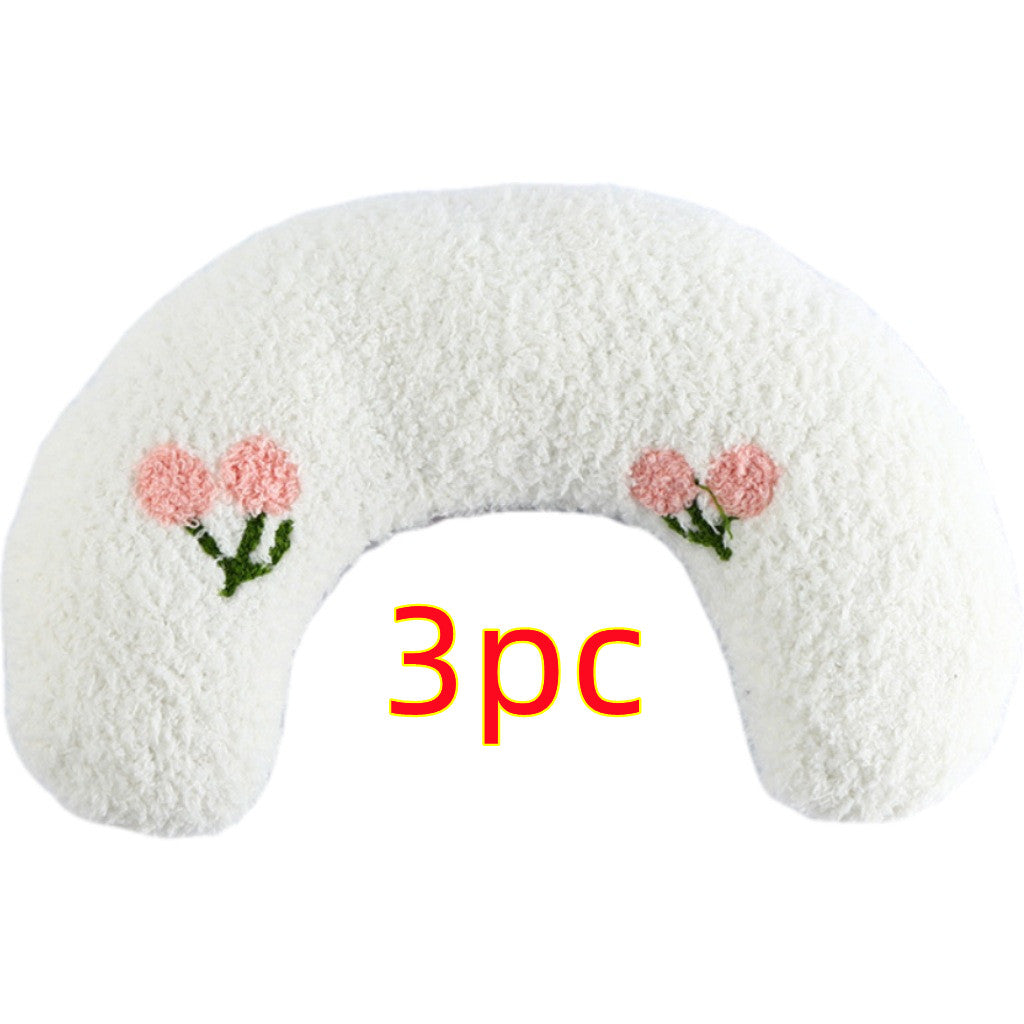 U-shaped pet pillow for puppies